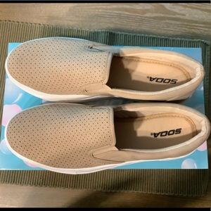 Ladies Flat Shoes size 9